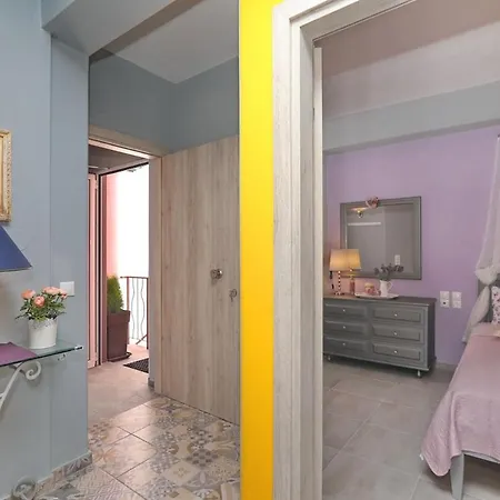 Fouxia-yellow アパート スコペロス