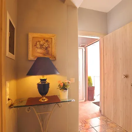 Fouxia-yellow アパート *