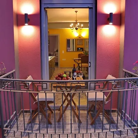 Fouxia-yellow アパート